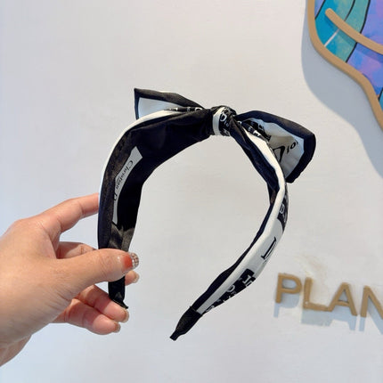 DIOR 26S HEADBAND IN BLACK AND WHITE SILK 512066