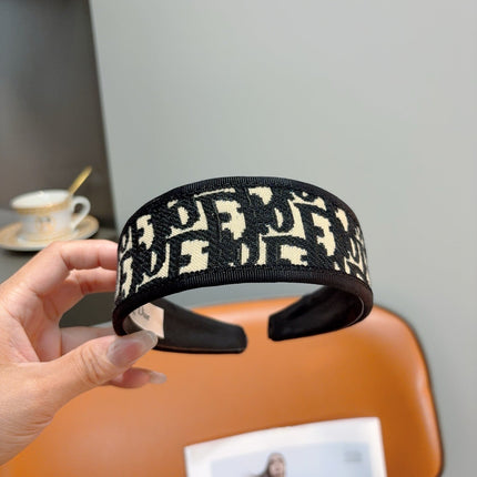 DIOR 26S HEADBAND IN BLACK AND WHITE FABRIC 494580