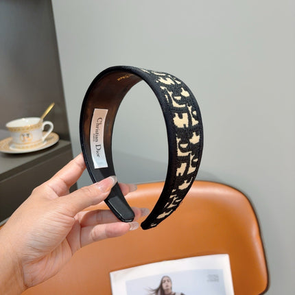 DIOR 26S HEADBAND IN BLACK AND WHITE FABRIC 494580