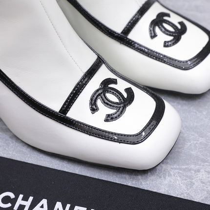CHANEL 26S KNEE HIGH BOOTS 80 MM IN WHITE CALFSKIN WITH BLACK PATENT LEATHER TRIM AND CC LOGO ON TOE CAP