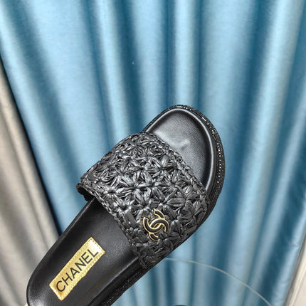 KNIT SLIPPERS IN BLACK WOVEN SATIN AND SHEEPSKIN