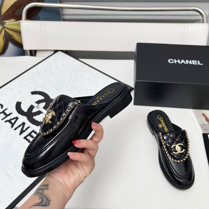 CHANEL 25S MULES WITH CHAIN DETAIL IN BLACK GLOSSY CALFSKIN GOLD HARDWARE