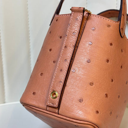 HM 25S PICOTIN LOCK 14 CM IN LIGHT CLAY ORANGE OSTRICH WITH GOLD HARDWARE