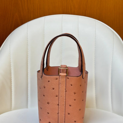 HM 25S PICOTIN LOCK 14 CM IN LIGHT CLAY ORANGE OSTRICH WITH GOLD HARDWARE