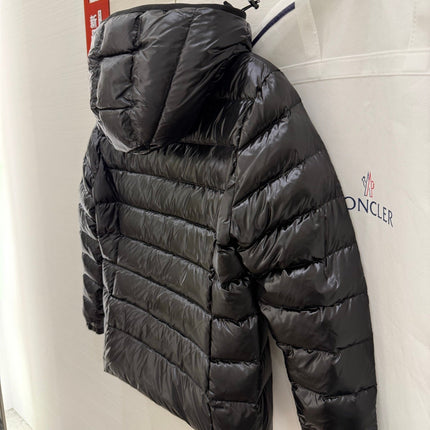 MONCLER 25S SHORT DOWN JACKET 326