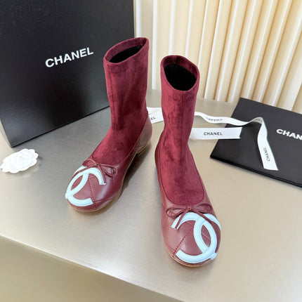 CHANEL 26S ANKLE BOOTS IN RED CALFSKIN AND SUEDE SQUARE TOE