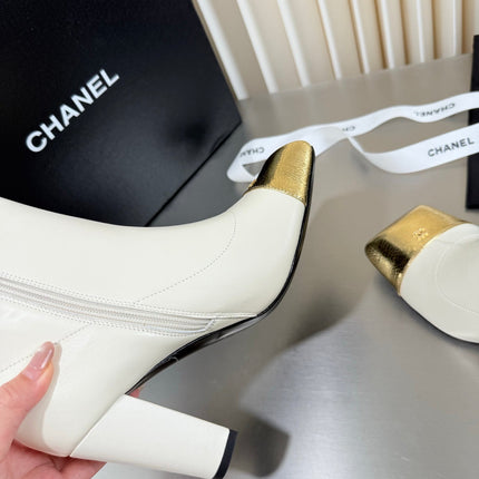 CHANEL 26S ZIPPER BOOTS 75 MM IN WHITE CALFSKIN AND GOLD PATENT LEATHER SQUARE TOE HIGH