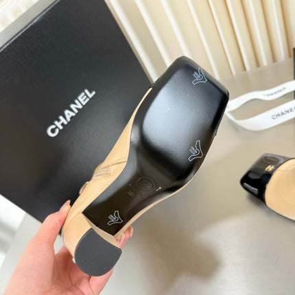 CHANEL 26S ZIPPER BOOTS 75 MM IN BEIGE CALFSKIN AND BLACK PATENT LEATHER SQUARE TOE HIGH