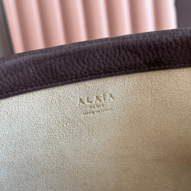 ALAIA 26S LE CLICK BAG 30 IN DARK BROWN GRAINED CALFSKIN