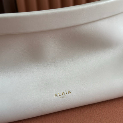 ALAIA 26S LE CLICK BAG 30 IN WHITE CALFSKIN