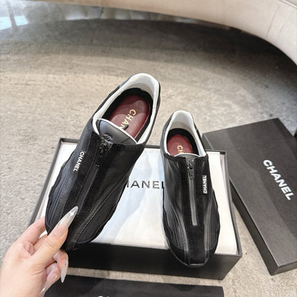 CHANEL 26S LOW TOP SNEAKERS IN BLACK CALFSKIN AND SUEDE WITH FRONT ZIP