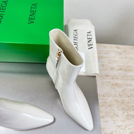 BOTTEGA VENETA 26S ANKLE BOOTS 70 MM IN CREAM WHITE SHINY CALFSKIN