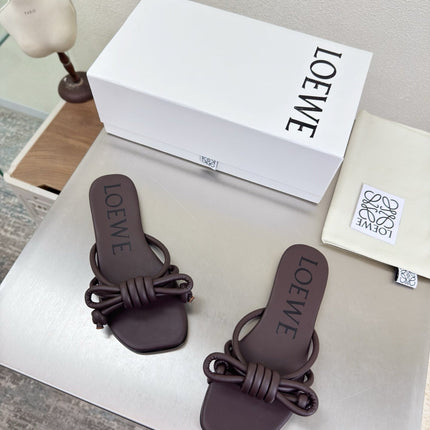 LOEWE 26S FLAMENCO KNOT SANDAL IN DARK BROWN CALFSKIN