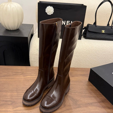 CHANEL 26S TALL BOOTS 45 MM IN BROWN PATENT LEATHER ROUNDED TOE