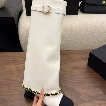 CHANEL 26S TALL BOOTS 60 MM IN WHITE CALFSKIN TALL BOOTS WITH GOLD TONE CHAIN DETAIL