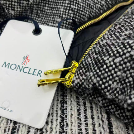 MONCLER 25S SHORT DOWN JACKET 288