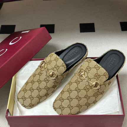 GUCCI 26S HORSEBIT LOAFER MULES IN BEIGE CANVAS