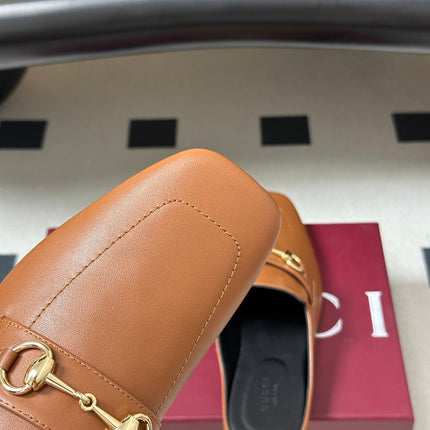 GUCCI 26S HORSEBIT LOAFER MULES IN LIGHT BROWN CALFSKIN