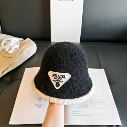 PRADA 26S BUCKET HAT 537980