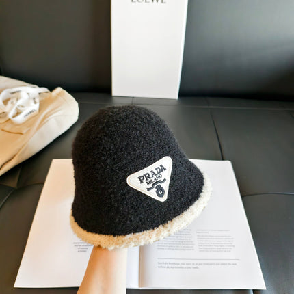 PRADA 26S BUCKET HAT 537980