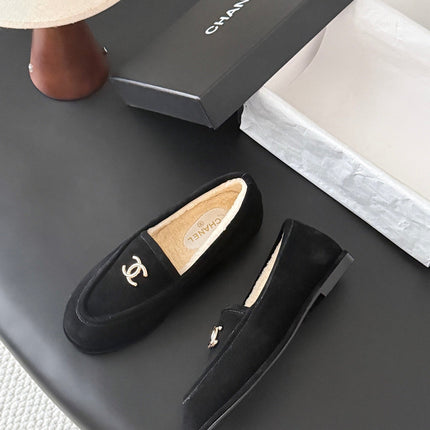 CHANEL 26S LOAFERS IN BLACK SUEDE AND SHEARLING LINING
