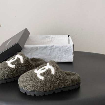 CHANEL 26S SLIDE SANDALS IN DARK GREY SHEARLING UPPER AND LINING WITH WHITE CC LOGO