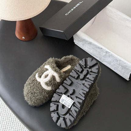 CHANEL 26S SLIDE SANDALS IN DARK GREY SHEARLING UPPER AND LINING WITH WHITE CC LOGO