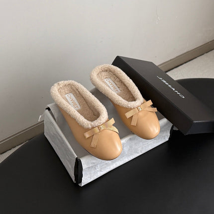 CHANEL 26S MULES IN BEIGE LAMBSKIN AND SHEARLING