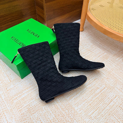 BOTTEGA VENETA 26S FLAT MID CALF BOOTS IN BLACK BRAIDED SUEDE