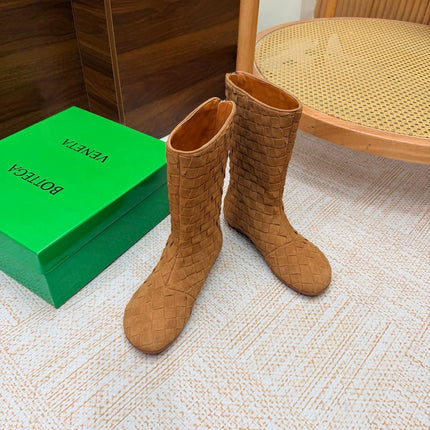BOTTEGA VENETA 26S FLAT MID CALF BOOTS IN CAMEL BROWN BRAIDED SUEDE