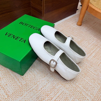 BOTTEGA VENETA 26S MARY JANE FLATS IN WHITE LAMBSKIN WITH BUCKLE