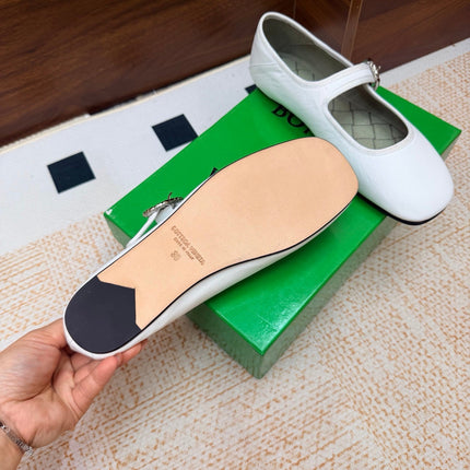 BOTTEGA VENETA 26S MARY JANE FLATS IN WHITE LAMBSKIN WITH BUCKLE