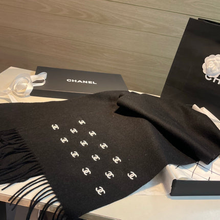 CHANEL 26S SCARF 180 IN CASHMERE 510922