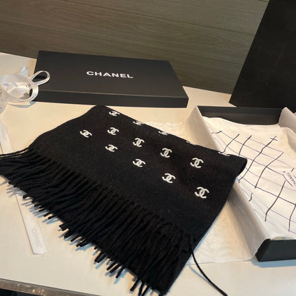CHANEL 26S SCARF 180 IN CASHMERE 510922