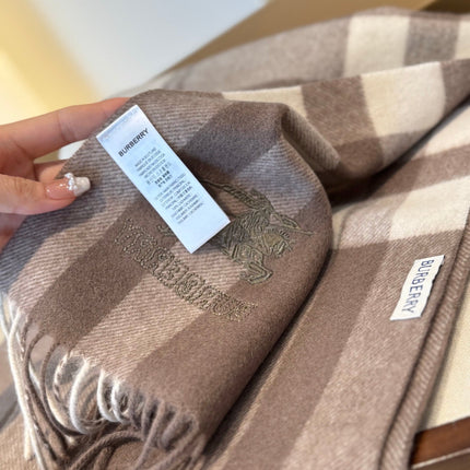 BURBERRY 26S SCARF 200 IN CASHMERE 515781