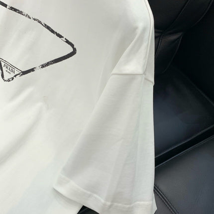 PRADA 26S SHORT-SLEEVE LOGO T-SHIRT 1126