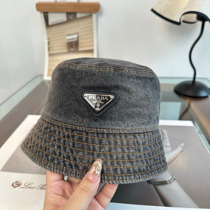 PRADA 26S BUCKET HAT 438445