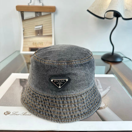 PRADA 26S BUCKET HAT 438445