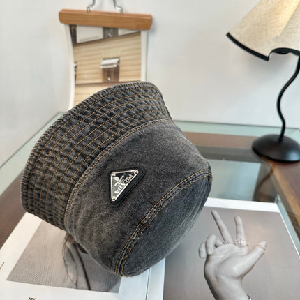 PRADA 26S BUCKET HAT 438445