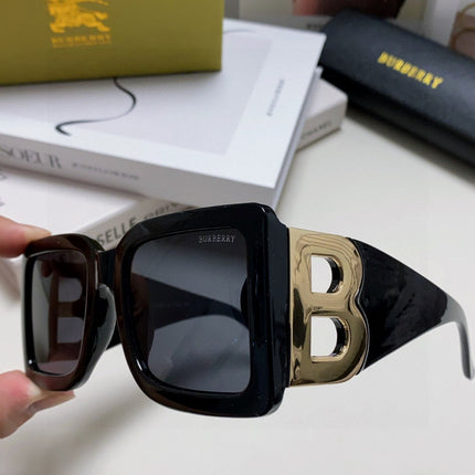 BURBERRY 26S OVERSIZED SQUARE FRAME IN ACETATE 424561