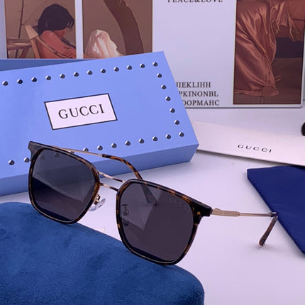 GUCCI 26S SQUARE FRAME IN METAL 422539