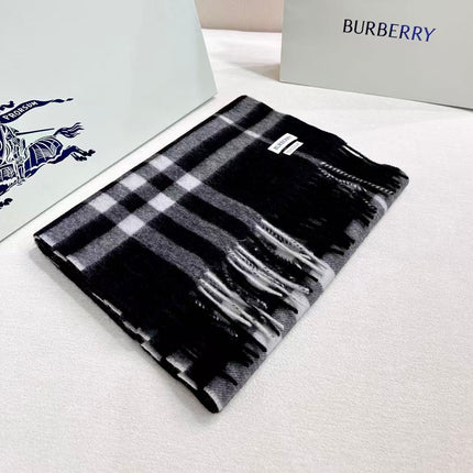 BURBERRY 26S SCARF 168 IN CASHMERE 513379