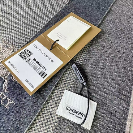 BURBERRY 26S SCARF 180 IN CASHMERE 515881