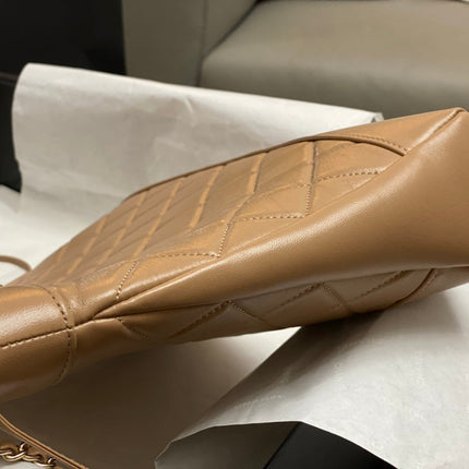 CC SMALL 30 SHOPPING BAG IN CAMEL BROWN CALFSKIN