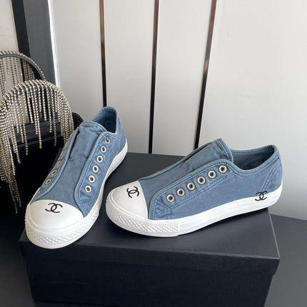 CHANEL 26S LOW TOP SNEAKERS IN NAVY BLUE CANVAS