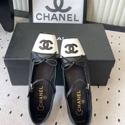 CHANEL 26S SQUARE TOE MARY JANE BALLET FLATS IN BLACK CALFSKIN AND WHITE PATENT CALFSKIN