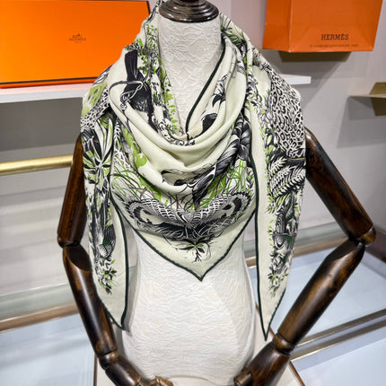 HERMES 26S SCARF 135 IN SILK AND CASHMERE 492355