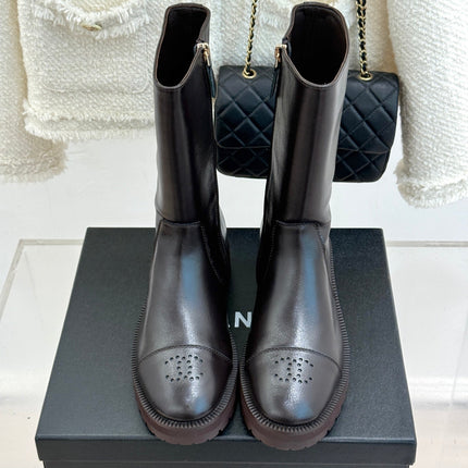 CHANEL 26S MID CALF BOOTS 45MM IN DARK BROWN SMOOTH CALFSKIN WITH PERFORATED CC LOGO CAP TOE