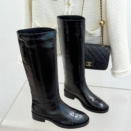CHANEL 26S KNEE HIGH BOOTS 45MM IN BLACK GLOSSY SMOOTH CALFSKIN WITH CC LOGO CAP TOE