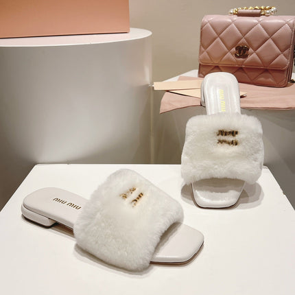 MIUMIU 26S SQUARE-TOE SANDALS IN CREAM WHITE SHEARLING AND LEATHER